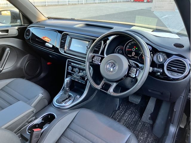 VOLKSWAGEN THE BEETL 2019 Image 31