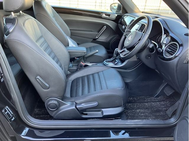 VOLKSWAGEN THE BEETL 2019 Image 31