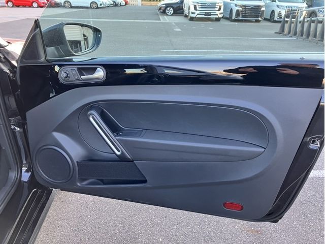 VOLKSWAGEN THE BEETL 2019 Image 31
