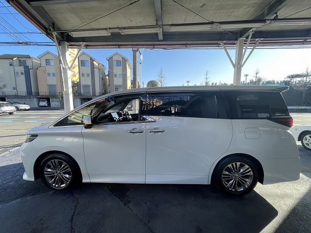 TOYOTA ALPHARD HYBRID 2024 Image 31