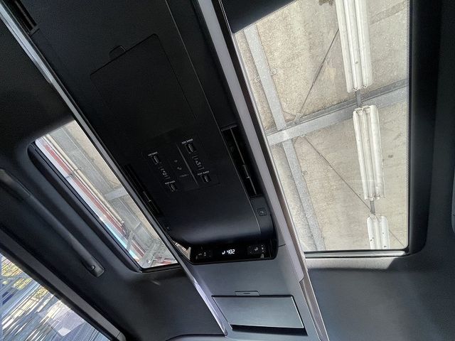 TOYOTA ALPHARD HYBRID 2024 Image 31