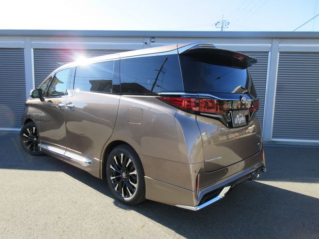 TOYOTA ALPHARD HYBRID 2025 Image 31