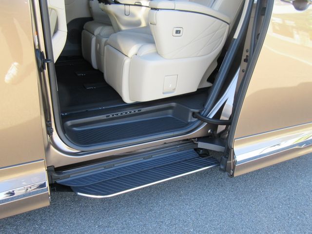TOYOTA ALPHARD HYBRID 2025 Image 31
