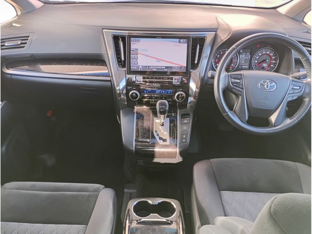 TOYOTA VELLFIRE 2018 Image 31