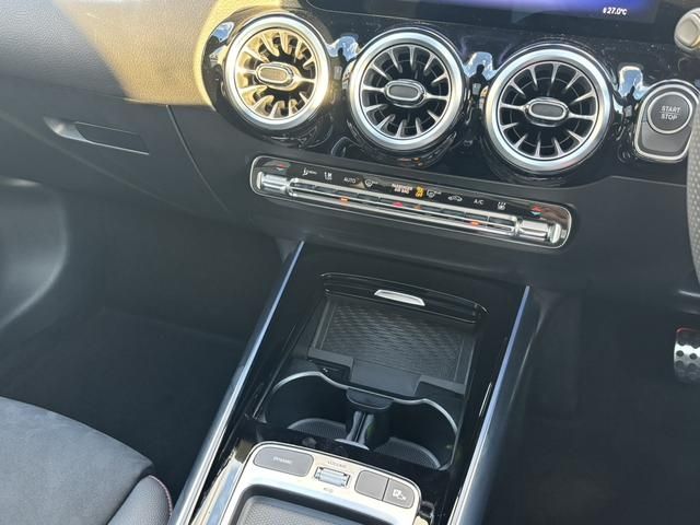 MERCEDES BENZ EQA 2024 Image 31