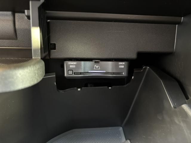 MERCEDES BENZ EQA 2024 Image 31