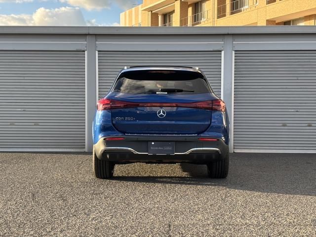 MERCEDES BENZ EQA 2024 Image 31