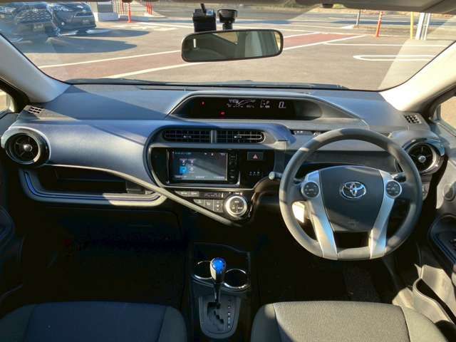 TOYOTA AQUA 2015 Image 31