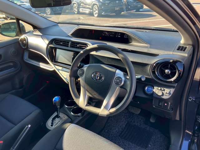 TOYOTA AQUA 2015 Image 31