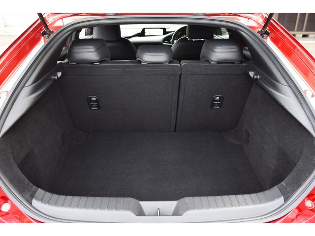 MAZDA 3 FASTBACK 2023 Image 31