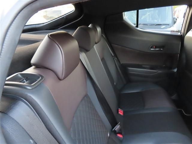 TOYOTA C-HR 2018 Image 31