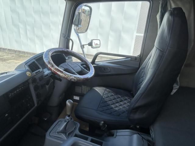 MITSUBISHI FUSOU FIGHTER 2009 Image 31