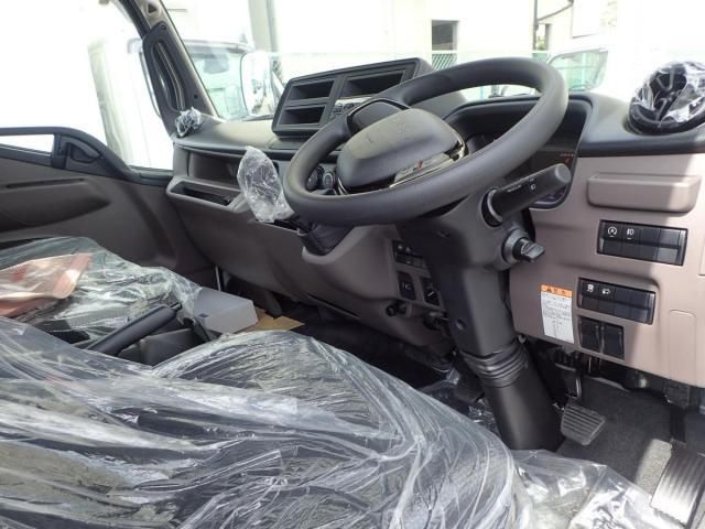 MITSUBISHI CANTER 2025 Image 31