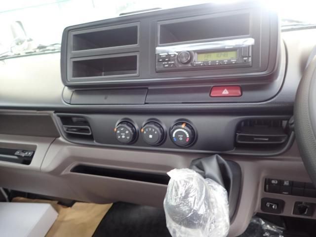 MITSUBISHI CANTER 2025 Image 31