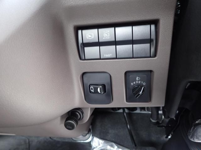 MITSUBISHI CANTER 2025 Image 31