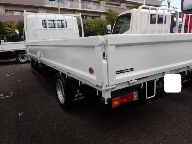 MITSUBISHI CANTER 2025 Image 31