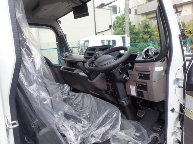 MITSUBISHI CANTER 2025 Image 31