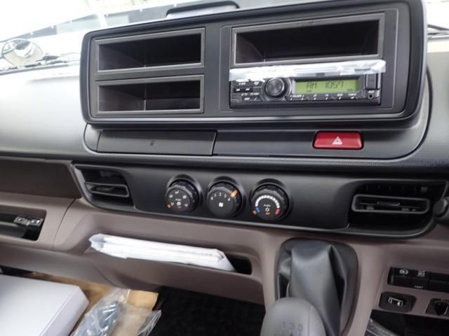 MITSUBISHI CANTER 2025 Image 31