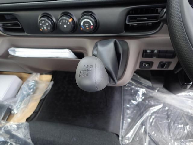 MITSUBISHI CANTER 2025 Image 31