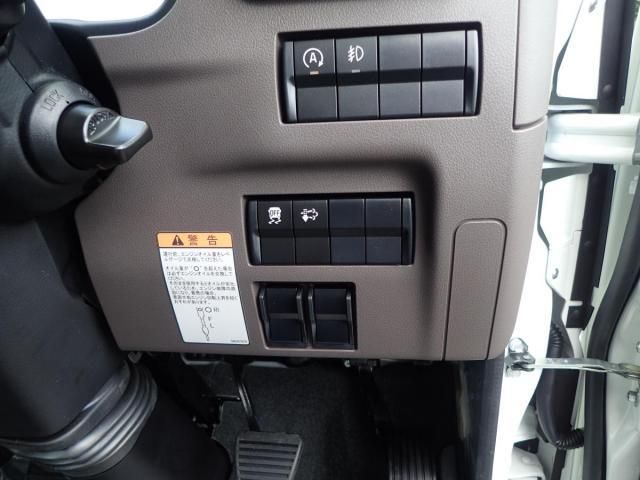 MITSUBISHI CANTER 2025 Image 31