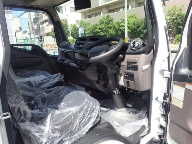 MITSUBISHI CANTER 2025 Image 31