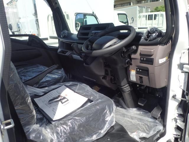 MITSUBISHI CANTER 2025 Image 31