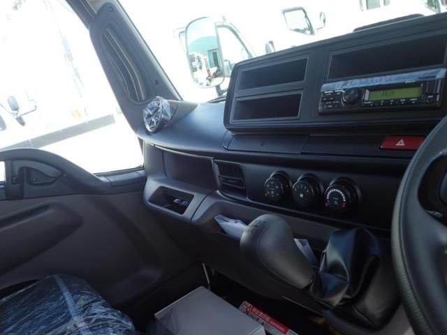 MITSUBISHI CANTER 2025 Image 31