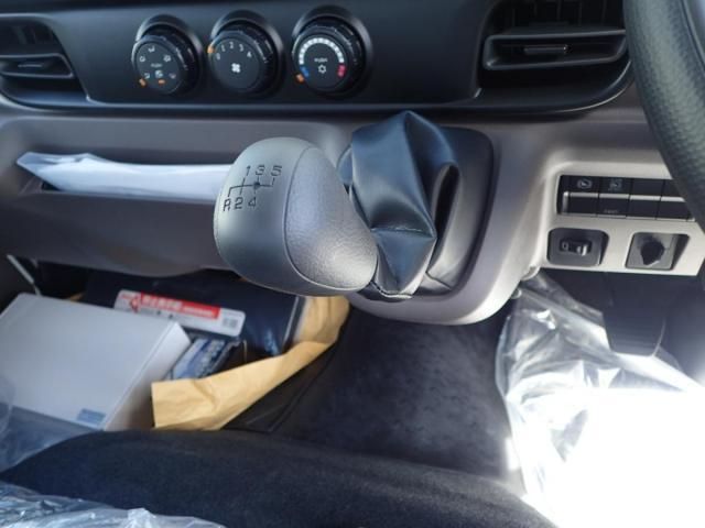 MITSUBISHI CANTER 2025 Image 31