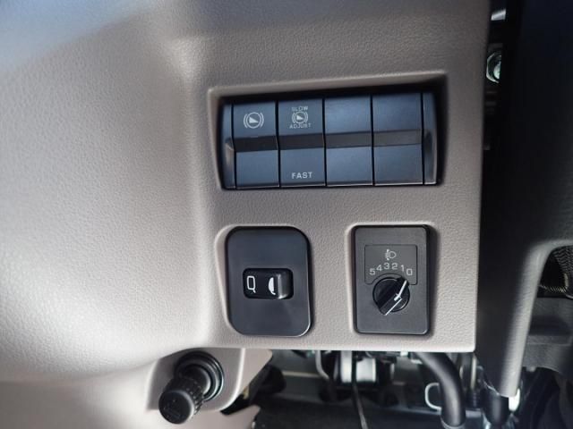 MITSUBISHI CANTER 2025 Image 31