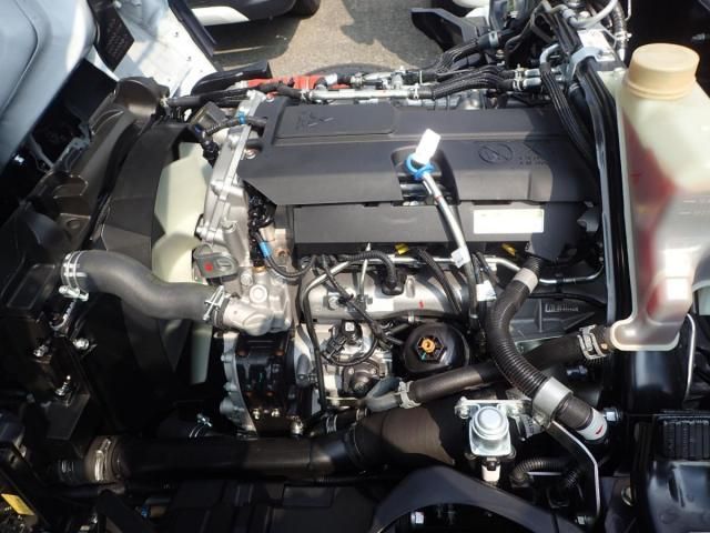 MITSUBISHI CANTER 2025 Image 31