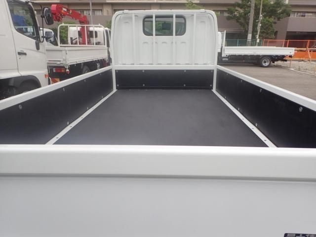 MITSUBISHI CANTER 2025 Image 31