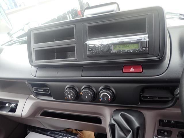 MITSUBISHI CANTER 2025 Image 31