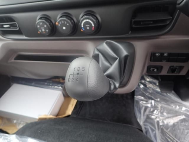 MITSUBISHI CANTER 2025 Image 31