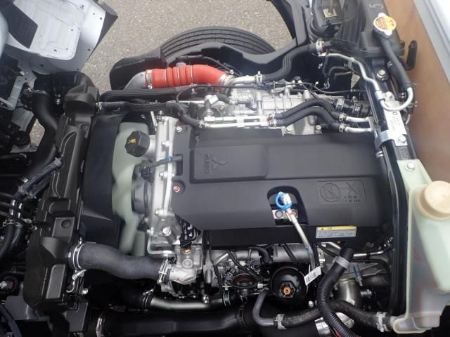 MITSUBISHI CANTER 2025 Image 31