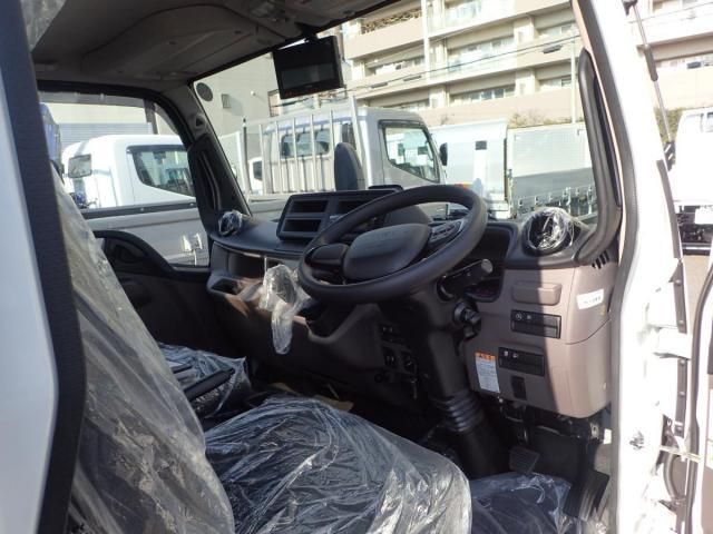 MITSUBISHI CANTER 2025 Image 31