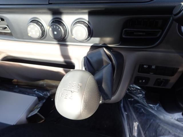 MITSUBISHI CANTER 2025 Image 31