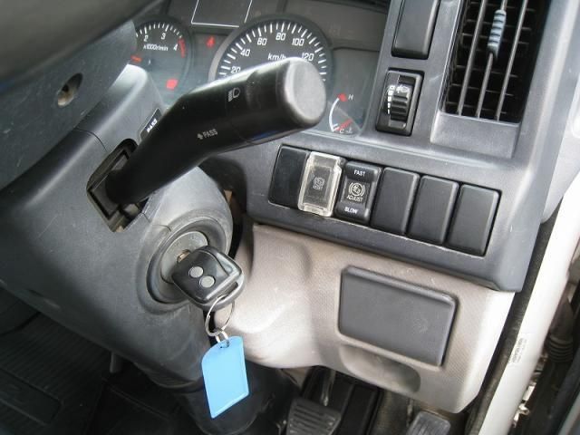 ISUZU ELF 2013 Image 31