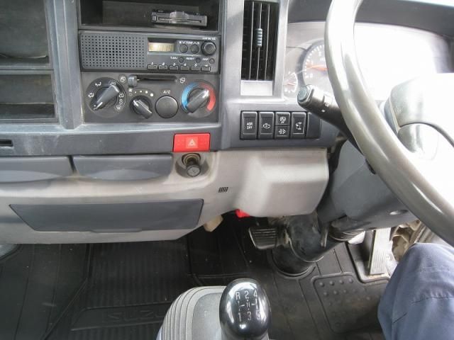ISUZU ELF 2013 Image 31