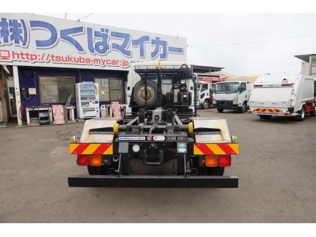 MITSUBISHI FUSOU FIGHTER 2014 Image 31