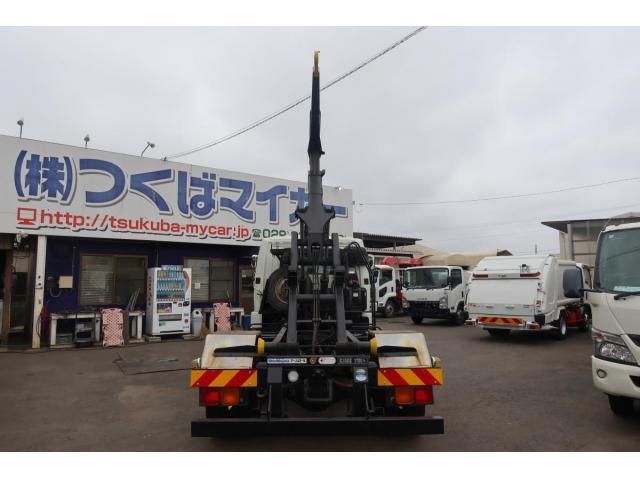 MITSUBISHI FUSOU FIGHTER 2014 Image 31