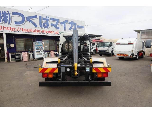 MITSUBISHI FUSOU FIGHTER 2014 Image 31