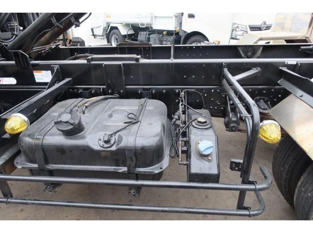 MITSUBISHI FUSOU FIGHTER 2014 Image 31