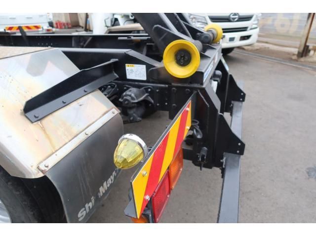 MITSUBISHI FUSOU FIGHTER 2014 Image 31