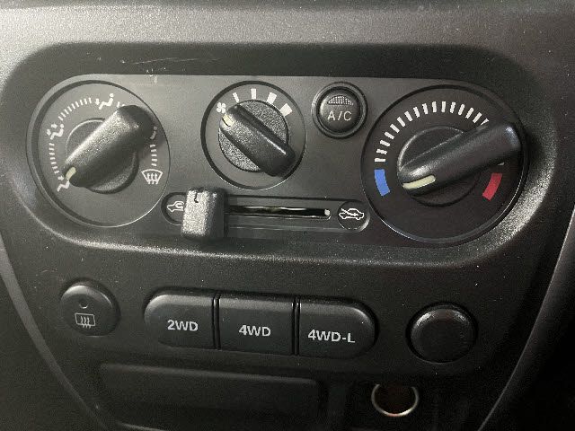 SUZUKI JIMNY 4WD 2015 Image 31