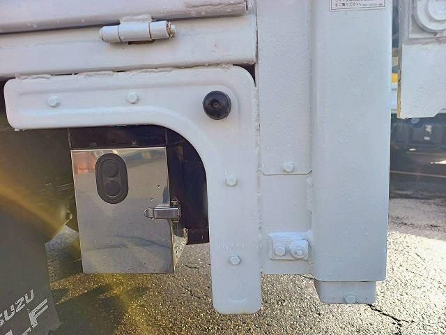 ISUZU ELF 2018 Image 31