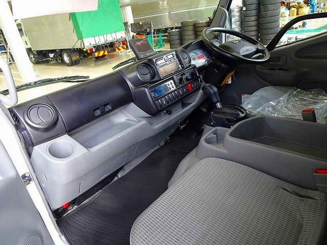 HINO DUTRO 2018 Image 31