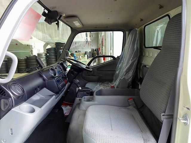 HINO DUTRO 2018 Image 31