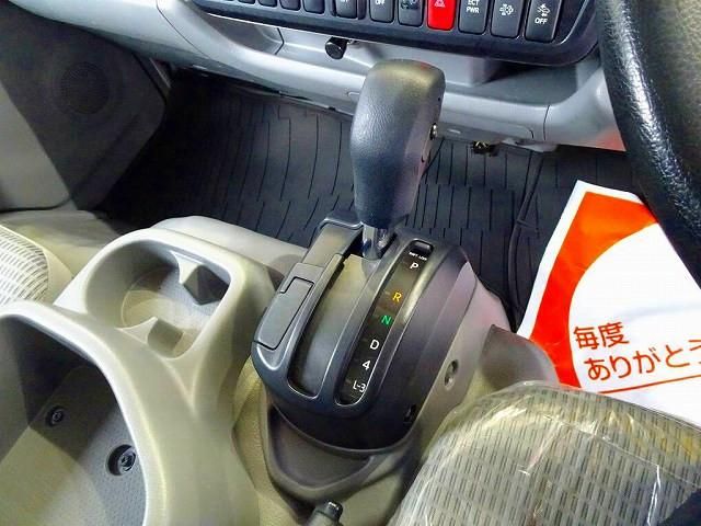 HINO DUTRO 2018 Image 31