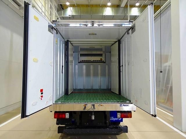 HINO DUTRO 2018 Image 31