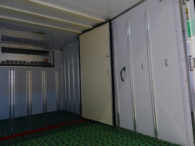 HINO DUTRO 2018 Image 31